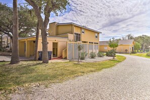 House (3 Bedrooms) | Interior - 1 Mi to Dtwn Rockport: 'ocean Pearl' House (Fulton)