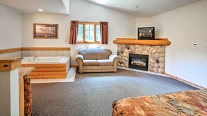 Interior - Cozy Townhome By Starved Rock State Park (Utica)