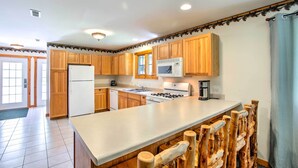 Apartment (2 Bedrooms) | Interior - Cozy Townhome By Starved Rock State Park (Utica)