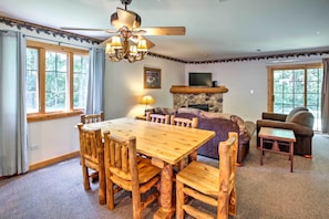 Interior - Cozy Townhome By Starved Rock State Park (Utica)