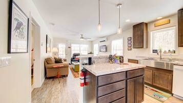 Cottage (2 Bedrooms) | Interior