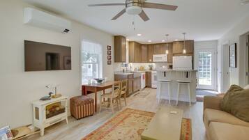 Cottage (2 Bedrooms) | Bagian depan properti
