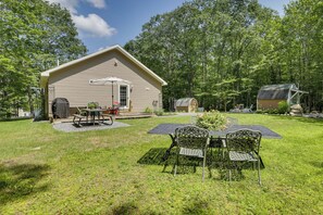 Cottage (2 Bedrooms) | Interior - Maine Cottage w/ Dock & Kayaks, Near Augusta! (Augusta)