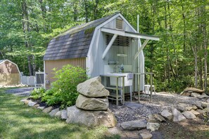 Cottage (2 Bedrooms) | Interior - Maine Cottage w/ Dock & Kayaks, Near Augusta! (Augusta)