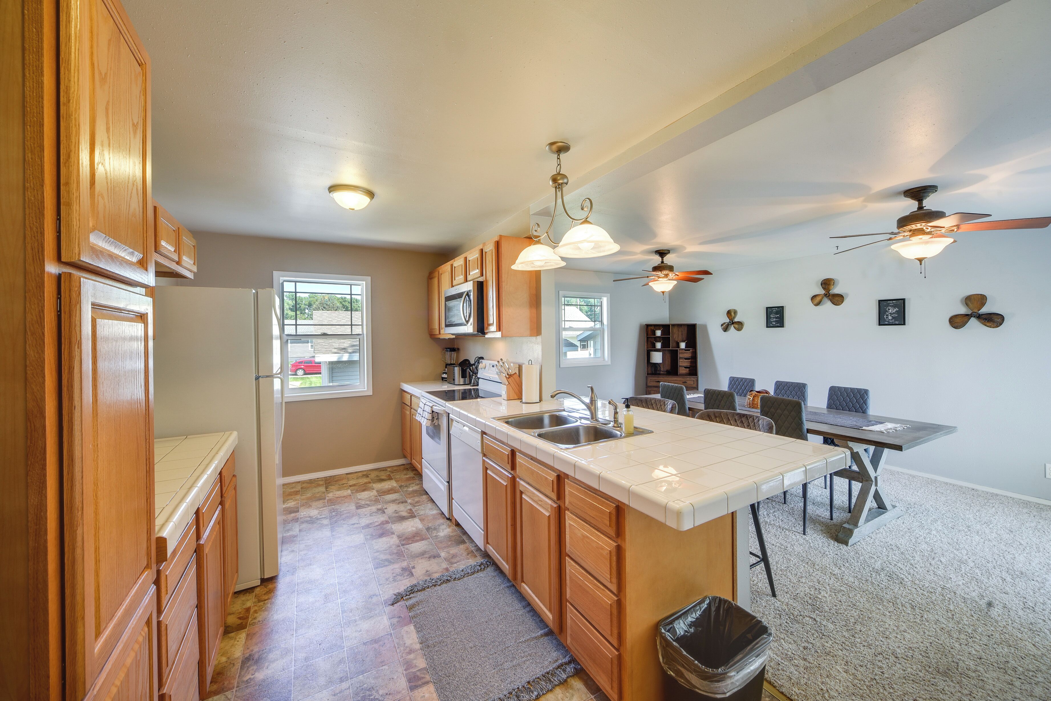 House (3 Bedrooms) | Interior