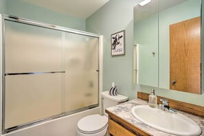 House (4 Bedrooms) | Interior - 51 Mi to Mt Rainier: Mtn-view Escape on 8 Acres! (Randle)