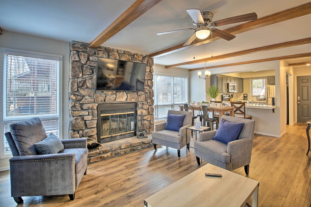 Mount Ida Condo w/ 2 Decks, Walk to Lake Ouachita