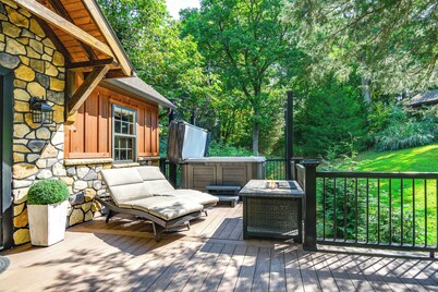 Pet-friendly Delta Cabin w/ Private Hot Tub!