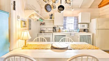 Cottage (2 Bedrooms) | Interior