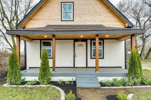 Modern Indianapolis Home < 2 Mi to Downtown!