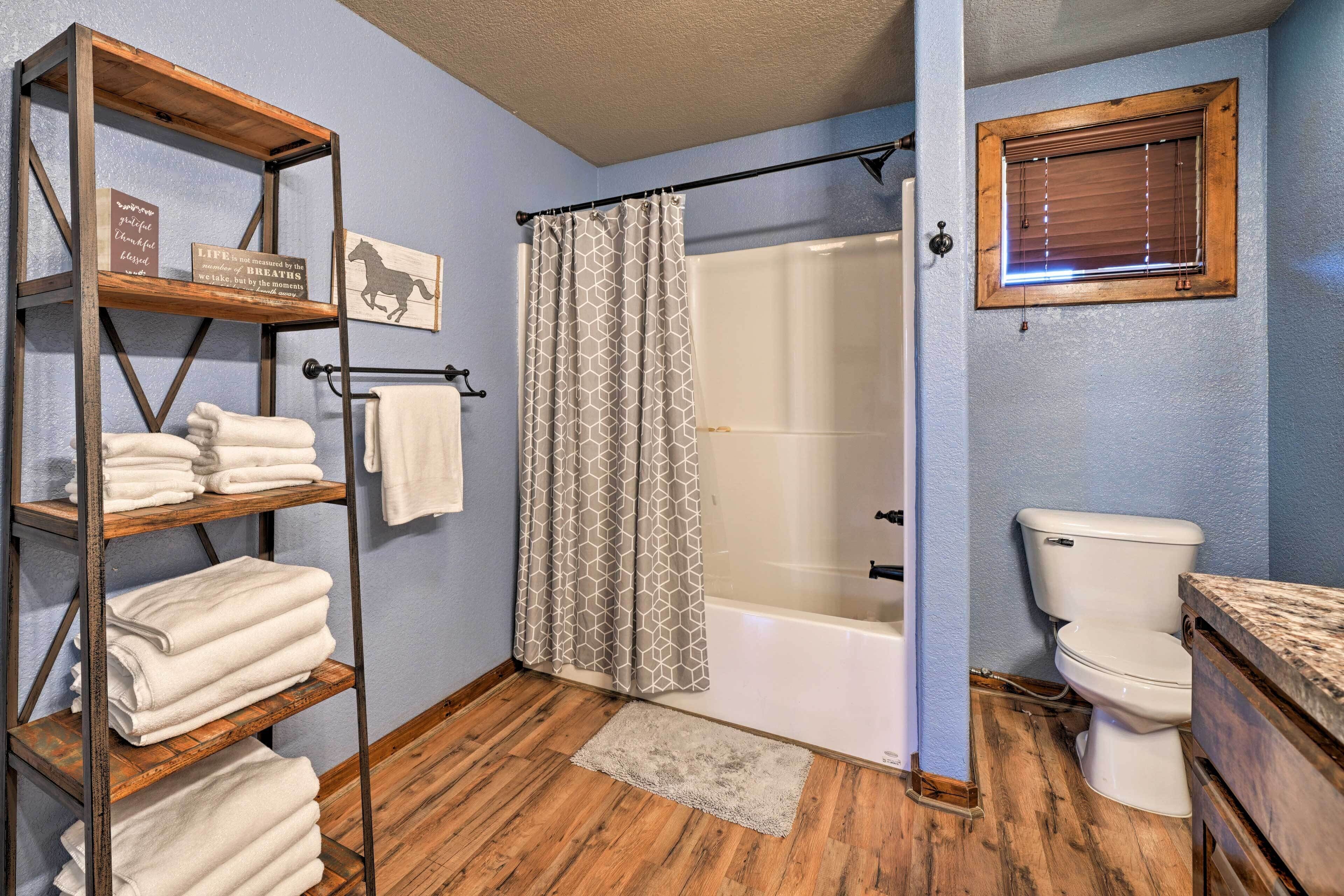 Mcalester Cottage w/ 30 Private Acres & Ponds!