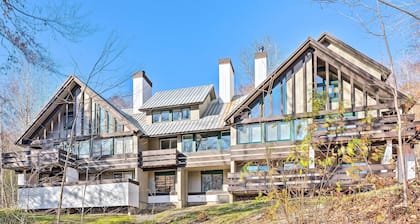 Lincoln Retreat w/ Village of Loon Amenity Access