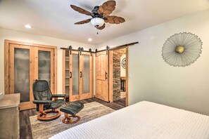 Apartment (1 Bedroom) | Interior - Estes Park Condo ~ 1 Mi to Rmnp! (Estes Park)
