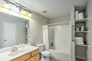 Bathroom - Quiet San Antonio Guest Home, 4-acre Property! (San Antonio)