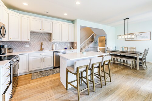 Bikes, Kayaks, Pool: Getaway 3 Mi to Bethany Beach