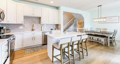 Bikes, Kayaks, Pool: Getaway 3 Mi to Bethany Beach