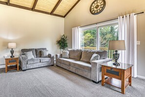 House (4 Bedrooms) | Interior - Newcomb Retreat w/ Mountain Views & Fire Pit! (Newcomb)