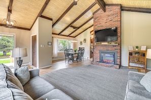 House (4 Bedrooms) | Interior