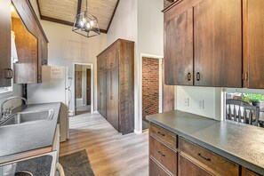 House (4 Bedrooms) | Interior - Newcomb Retreat w/ Mountain Views & Fire Pit! (Newcomb)