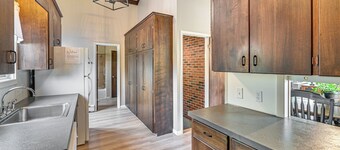 Newcomb Retreat w/ Mountain Views & Fire Pit!