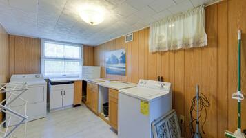 Cottage (2 Bedrooms) | Interior