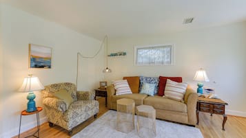 Cottage (2 Bedrooms) | Interior