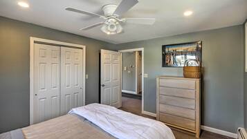 4 Schlafzimmer, Bügeleisen/Bügelbrett, Bettwäsche