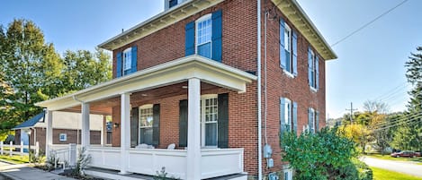 House (4 Bedrooms) | Front of property