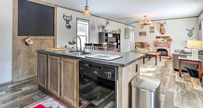 Mountain-view Hamden Hideaway w/ BBQ Grill!