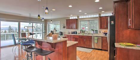 House (4 Bedrooms) | Interior