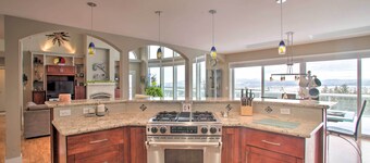 Secluded Home w/ Pool ~ 14 Mi to Coeur D'alene!