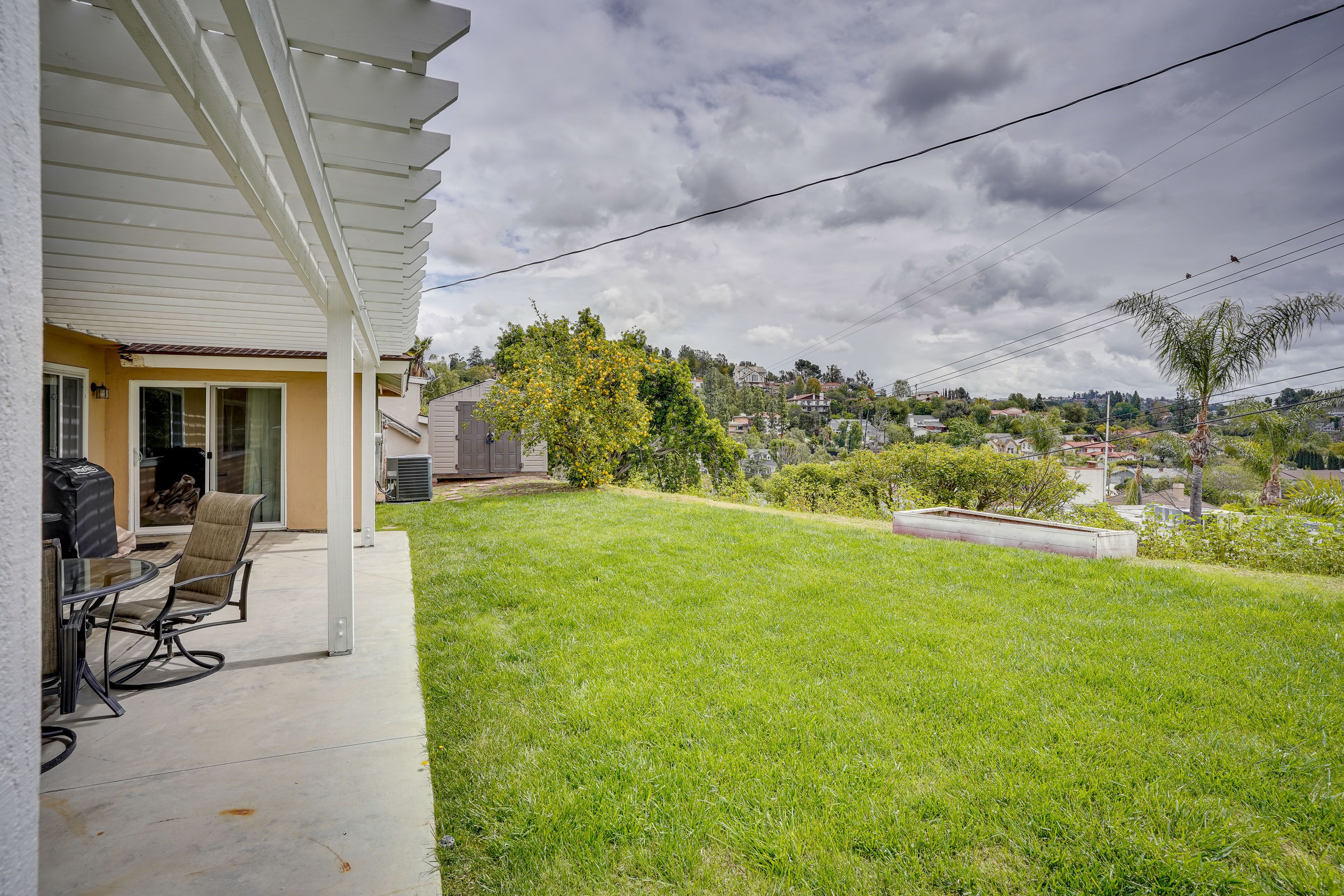 Santa Ana Home w/ Patio, 9 Mi to Disneyland!