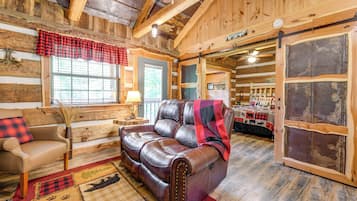 House (1 Bedroom) | Interior