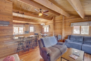 House (2 Bedrooms) | Interior