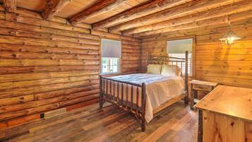 House (6 Bedrooms) | Interior