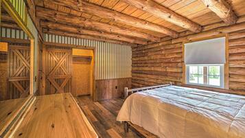 House (6 Bedrooms) | Interior