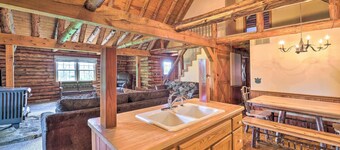 Rustic Zanesville Getaway w/ Expansive Yard!