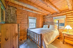 House (6 Bedrooms) | Interior