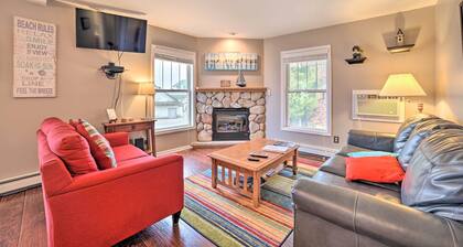 Pool + Hot Tub Access! Portage Lake Condo w/ Deck