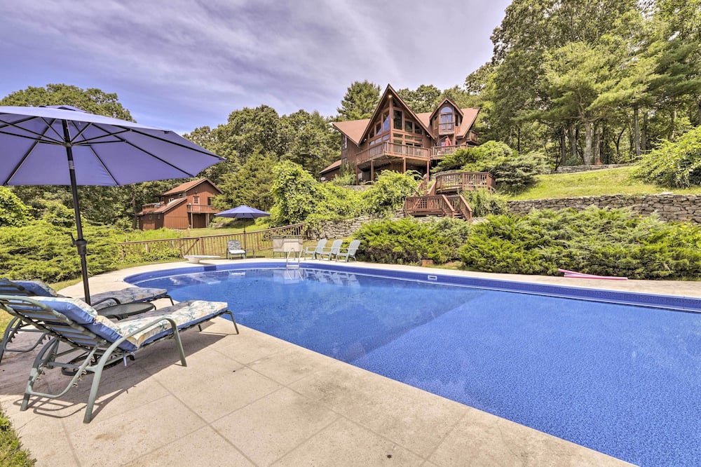 Private Guest House w/ Deck + Spectacular Views! - Mystic