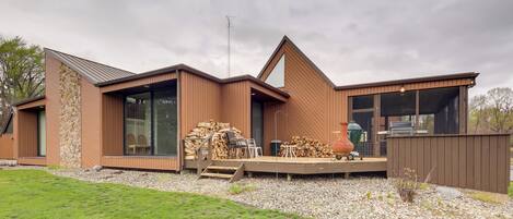 Rumah (4 Bedrooms) | Bagian depan properti