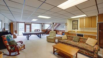 ู
ูุฒู (4 Bedrooms) | ุงูู
ูุดุฃุฉ ู
ู ุงูุฏุงุฎู