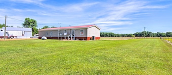 Relaxing Prairie Home, 29 Mi to Starkville!