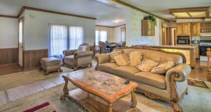Relaxing Prairie Home, 29 Mi to Starkville!
