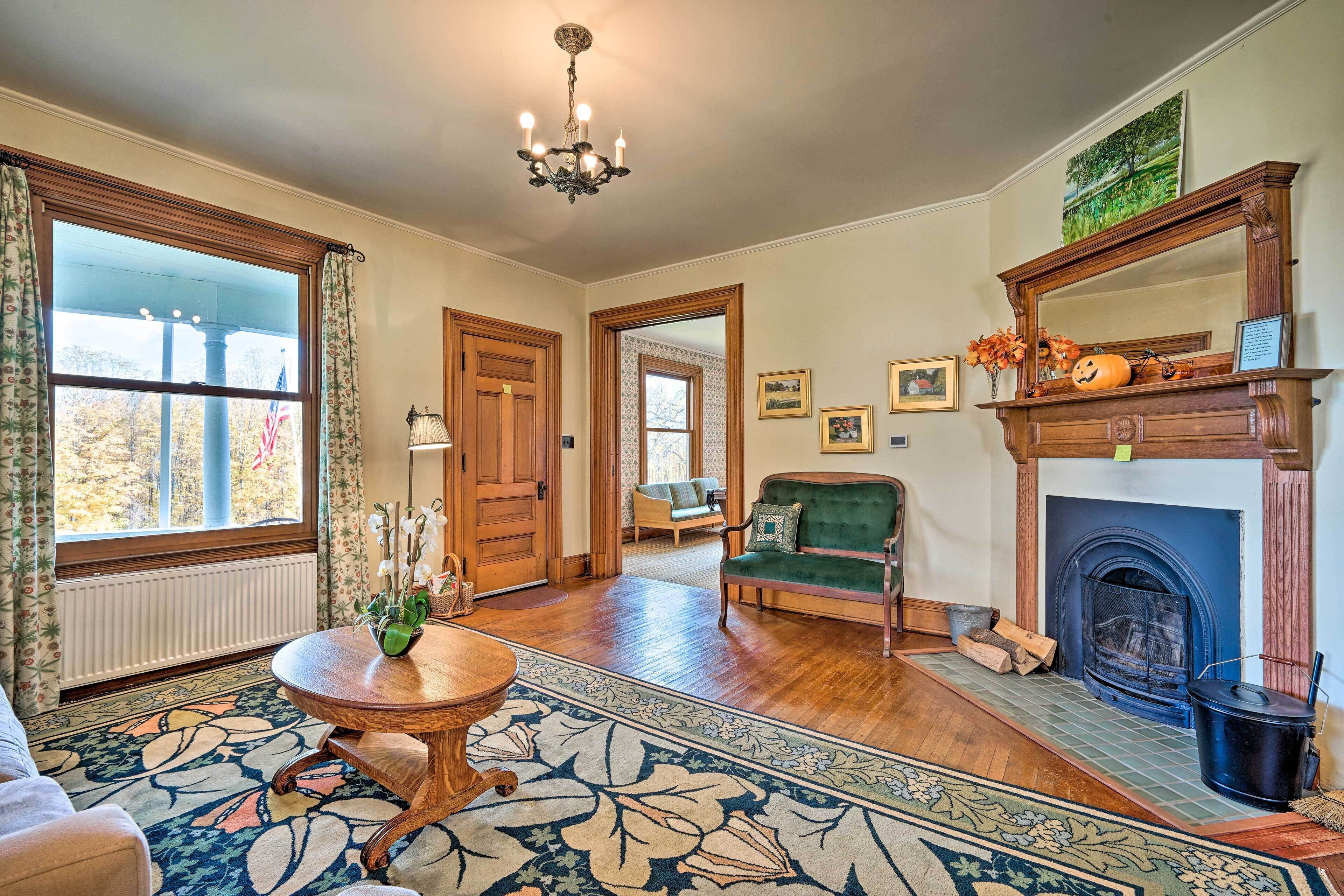 Pet-friendly Victorian Homestead With Fire Pit!