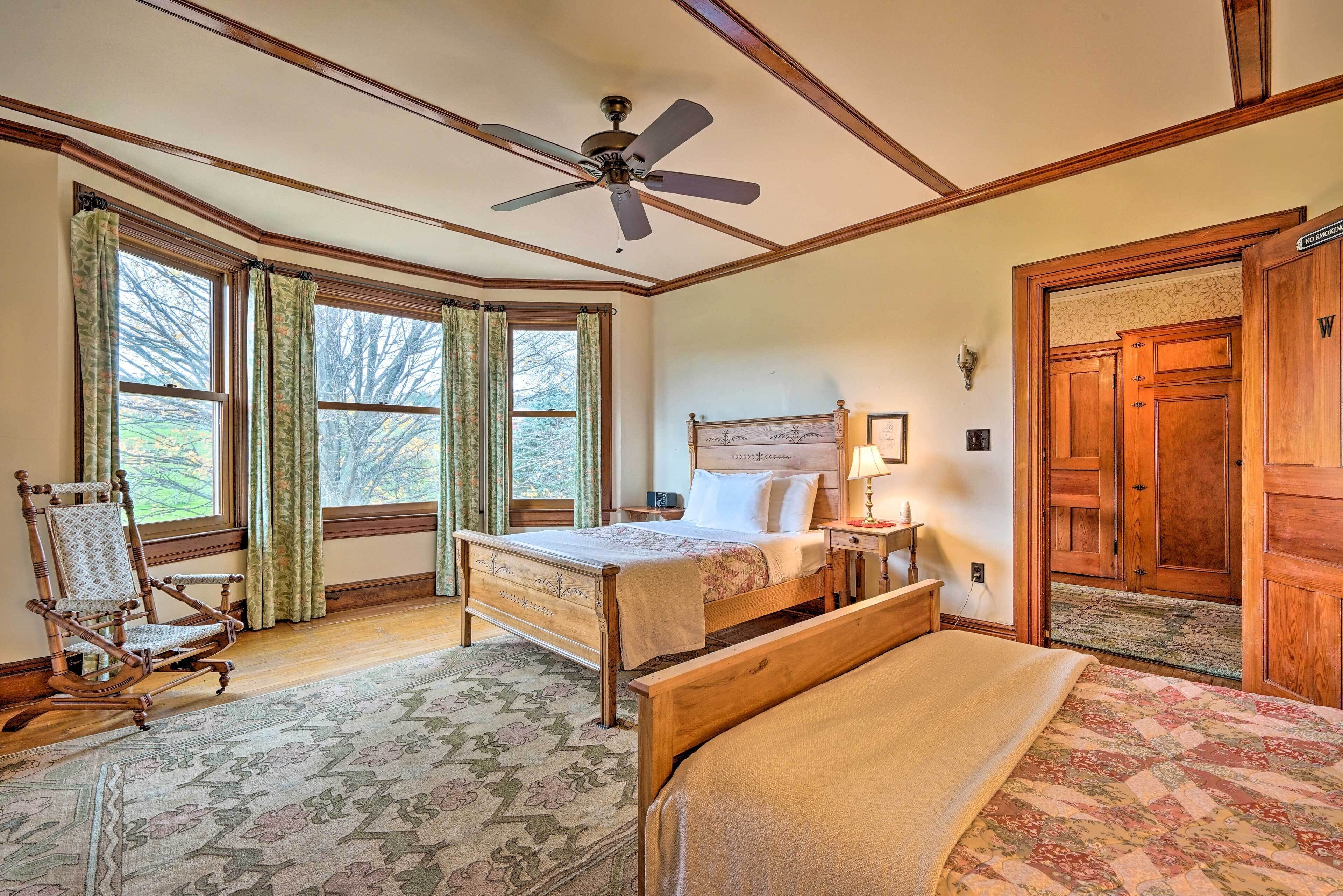 Pet-friendly Victorian Homestead With Fire Pit!