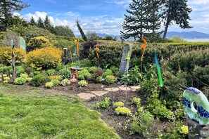 Property grounds - Private Waterfront Bellingham Estate! (Bellingham)