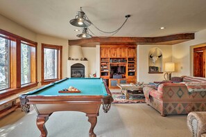 House (5 Bedrooms) | Interior