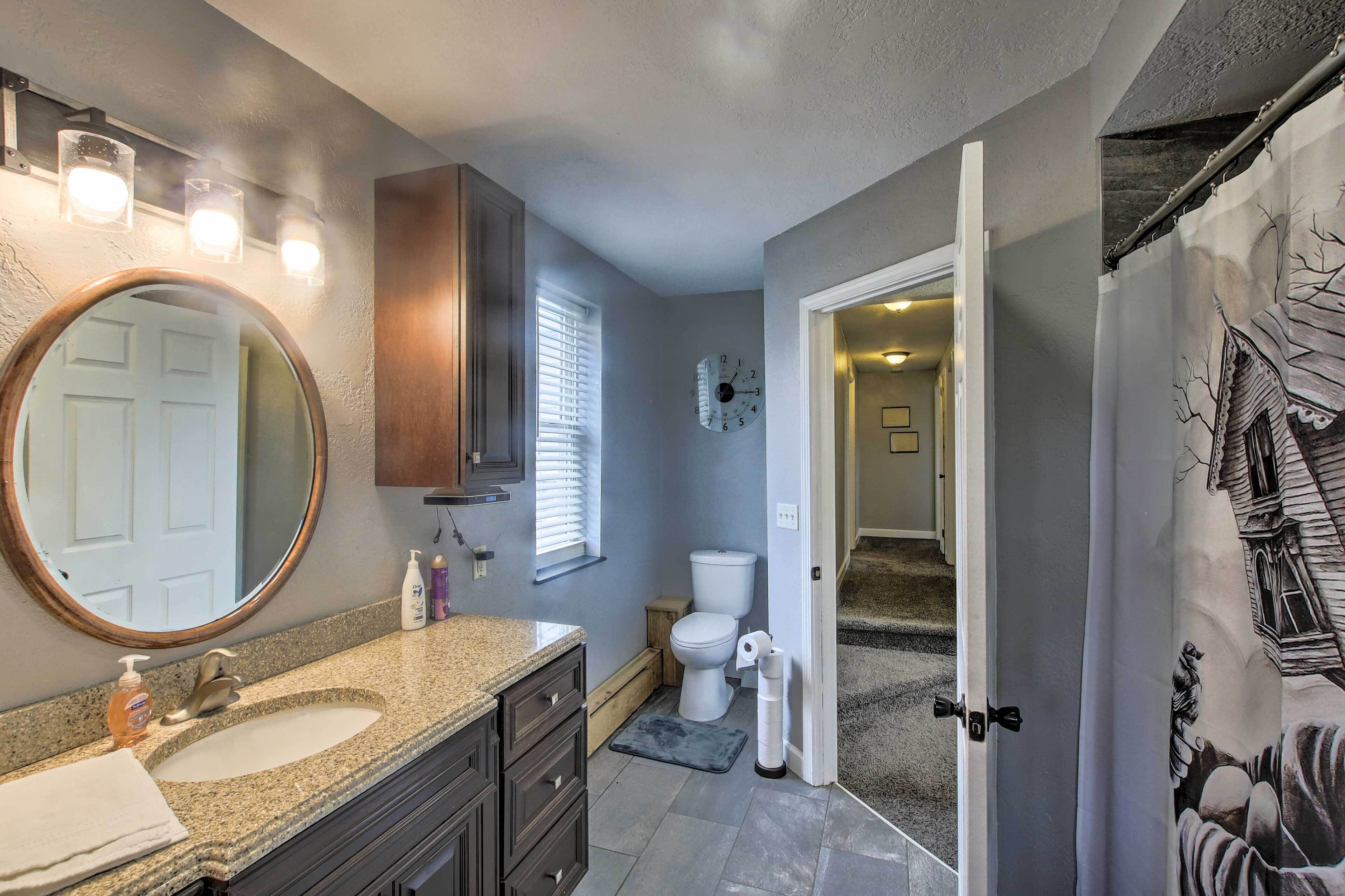 Spacious Sheboygan Home w/ Grill & Fire Pit!