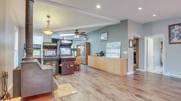 House (5 Bedrooms) | Interior